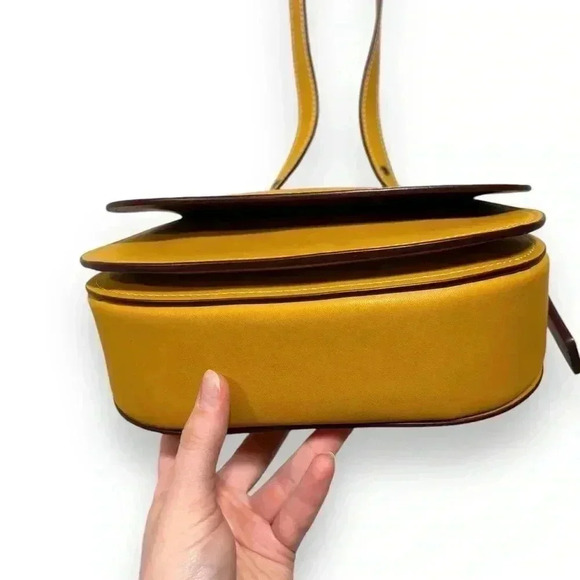 NWOT Coach Saddle 23 Bag Glovetanned Leather Crossbody in Flax Mustard Yellow - Picture 9 of 15